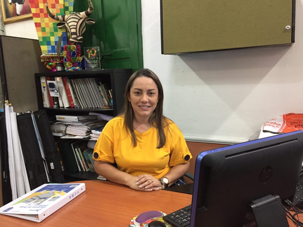 Ana María Osorio oficina.jpg