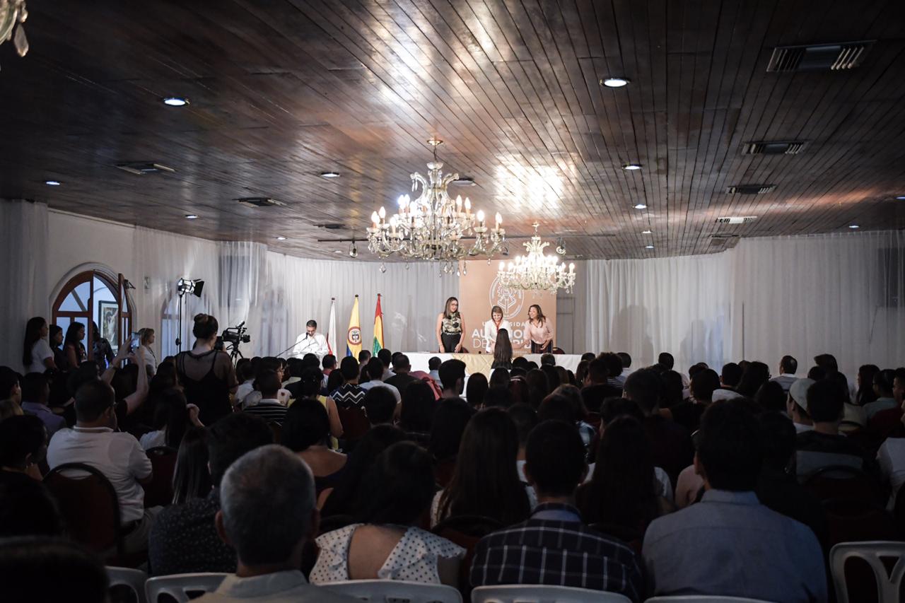 Ceremonia de becarios (4).jpeg
