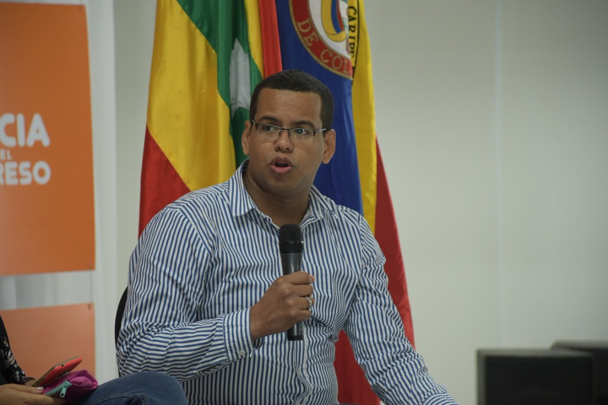 Conversatorio Retos Wilhelm Garavito.jpg