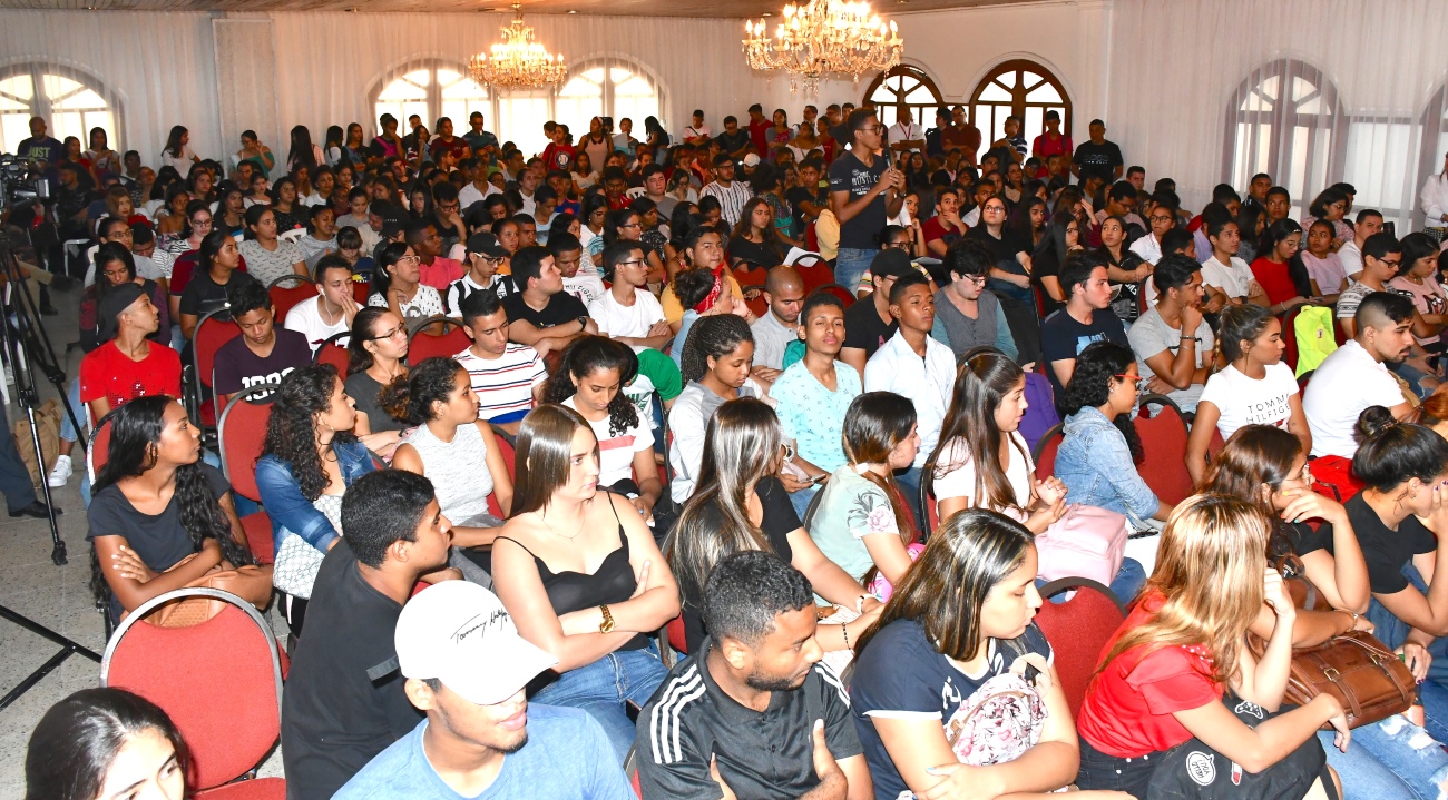 Encuentro con rectora.jpg