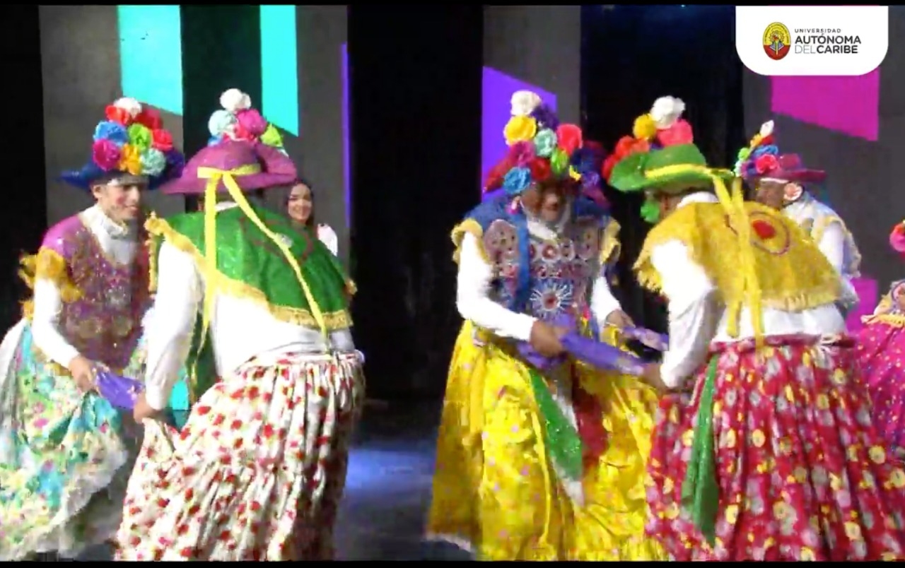 Farotas en el teatro Mario Ceballos Araujo 2.jpg