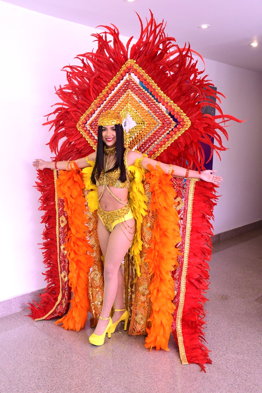 Miss Teen Universe 2.jpg