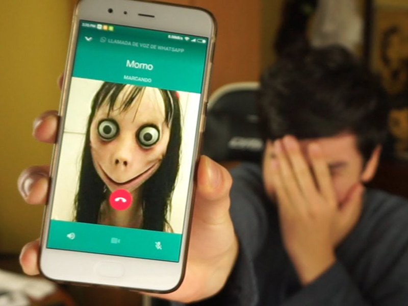 Momo jóvenes.jpg