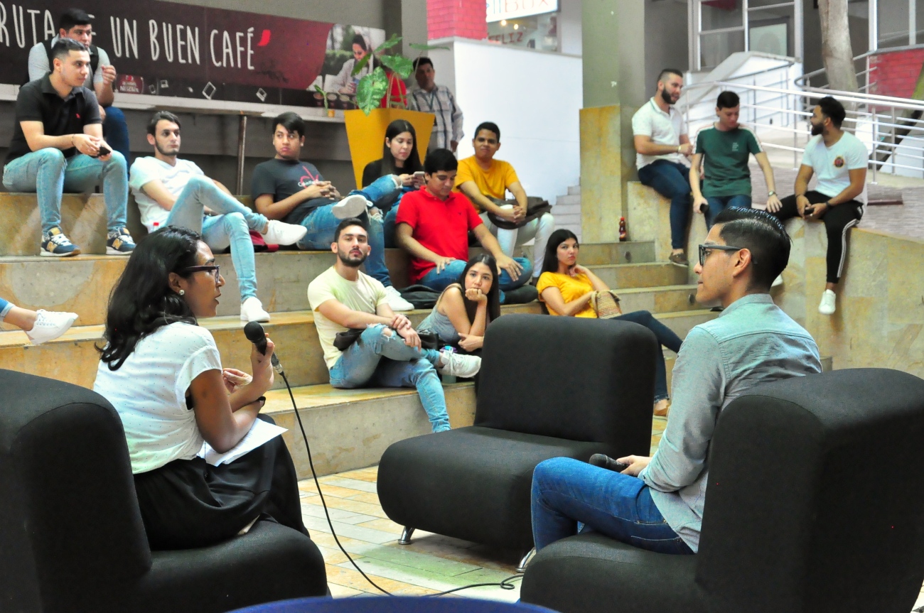 Presentación de libros Innova (3).jpg