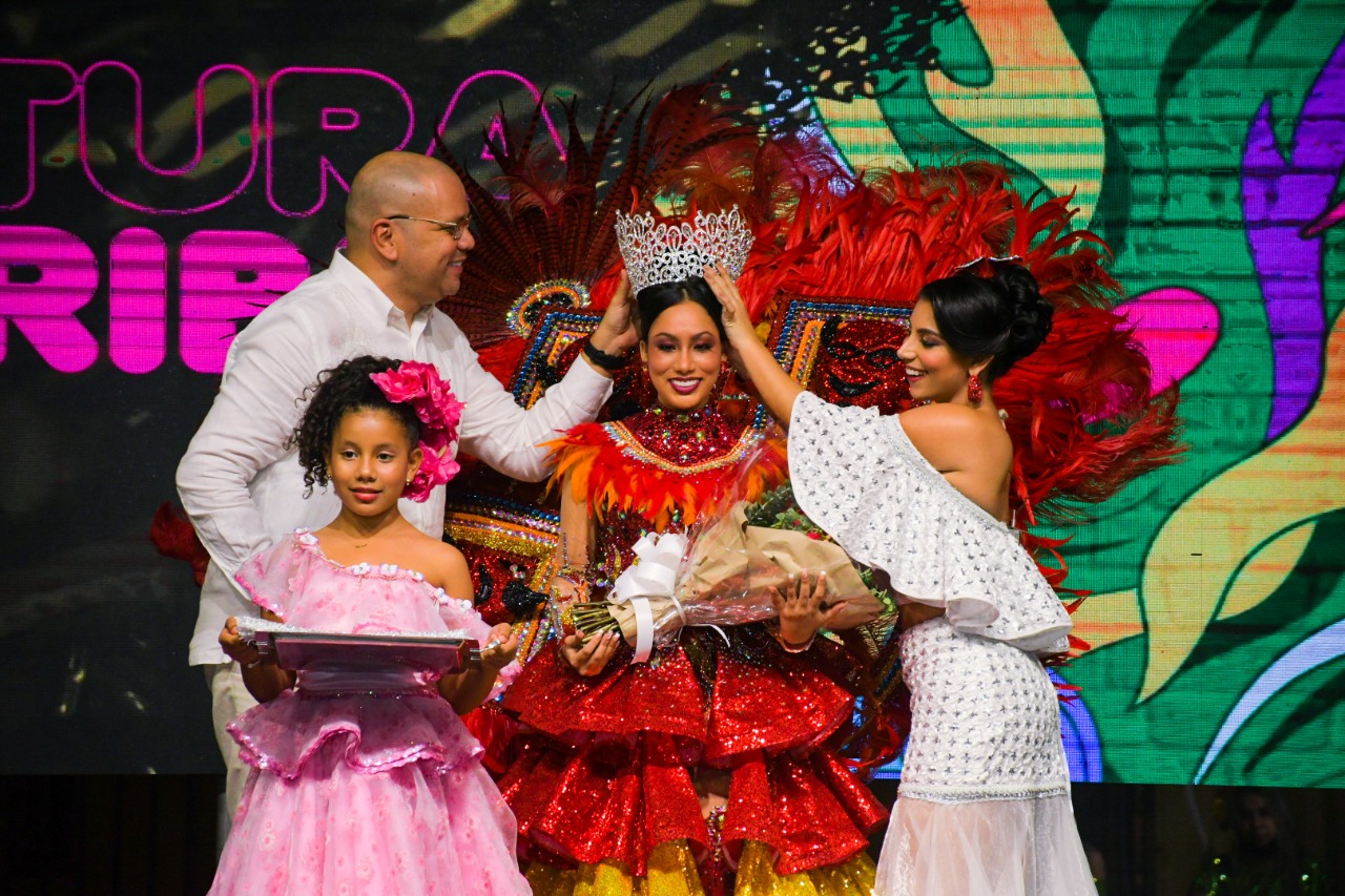 coronacion reina uac