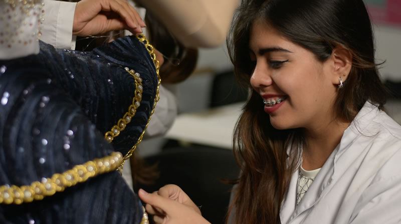 Estudiantes del programa de diseño de modas