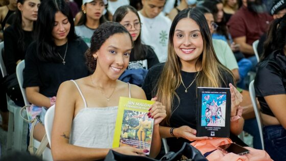 Historia, memoria y café: Uniautónoma despierta conocimiento en una jornada de donación de libros
