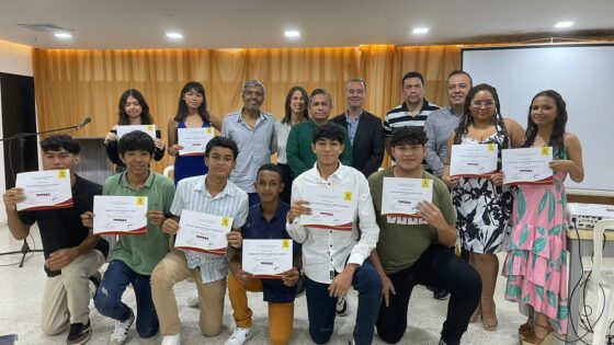 10 estudiantes de colegios del Atlántico recibieron grado en PromUAC 2024 – 01
