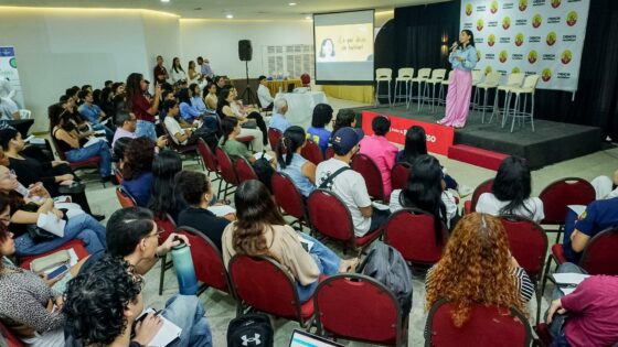 Asistencia masiva a la Feria de Desarrollo Profesional Uniautónoma 2025