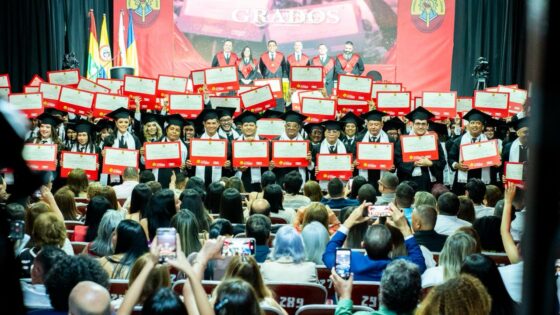 Uniautónoma suma más de 300 nuevos profesionales a su legado de más de 65.000 egresados