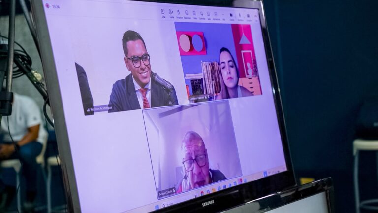 Uniautónoma recibe a pares del MEN para renovación del programa de Deporte y Cultura Física
