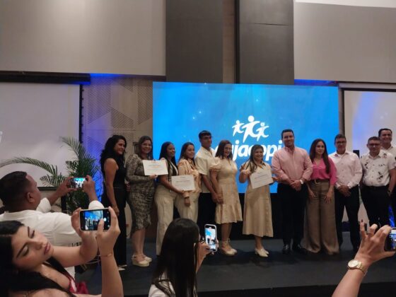 Maestrante en Educación de la UAC obtiene 3°er lugar en “Maestros que Transforman”