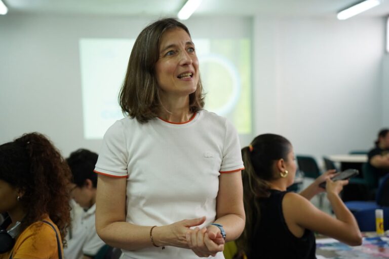 Docente de Argentina realiza intercambio académico en Uniautónoma