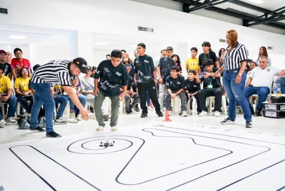 Uniautónoma respalda el talento juvenil con competencia de robótica en Barranquilla